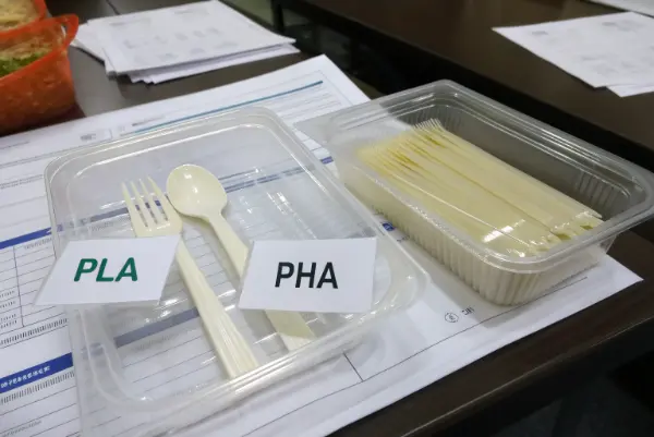 PLA vs PHA pellets comparison